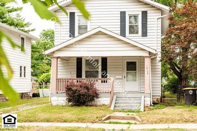 Building Photo - 1609 Tecumseh St Rental