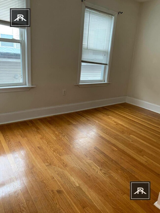 Photo - 3 bedroom in Brookline MA 02446 Unit 4