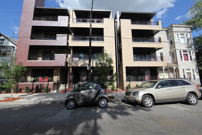 Photo - 1825 N California Ave Unidad 4