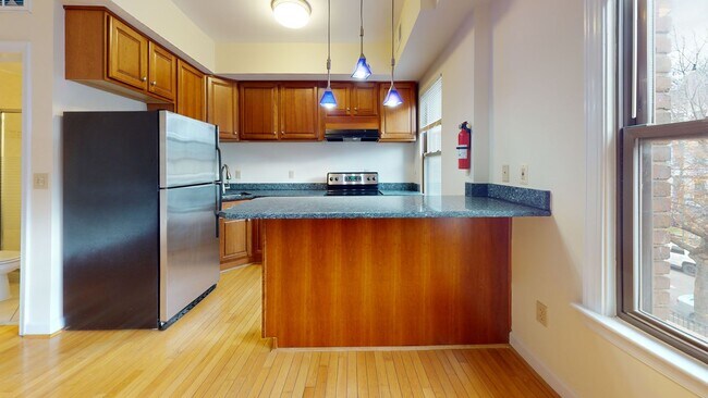 1321 Fairmont St NW