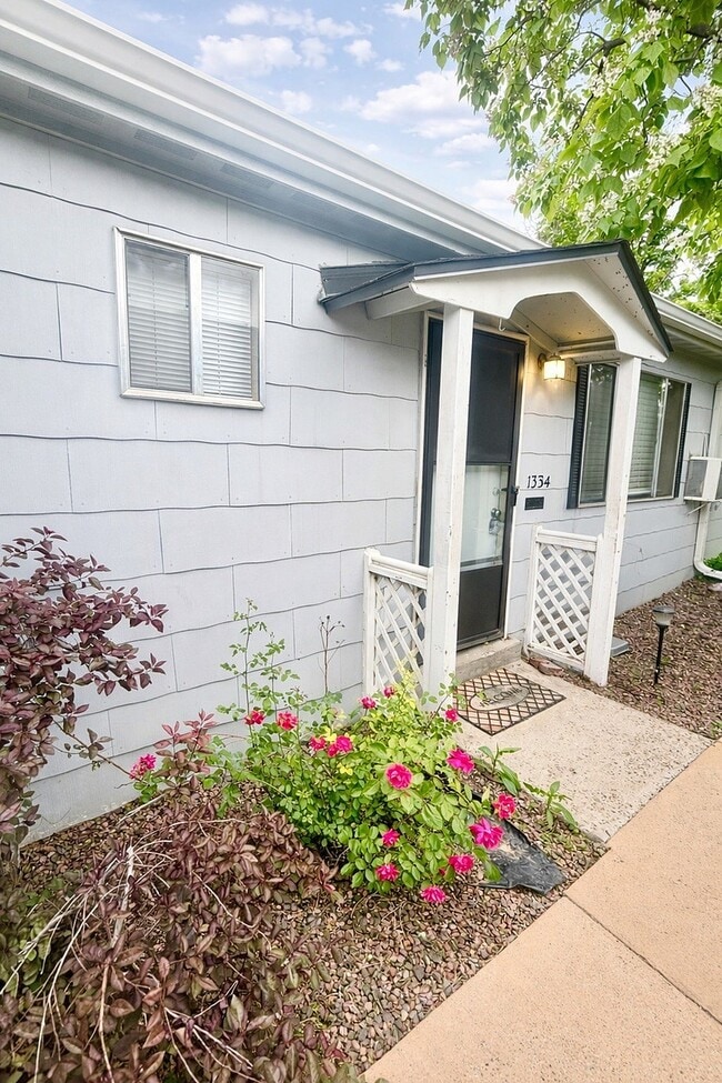 Cottage Row - Cottages on Vance