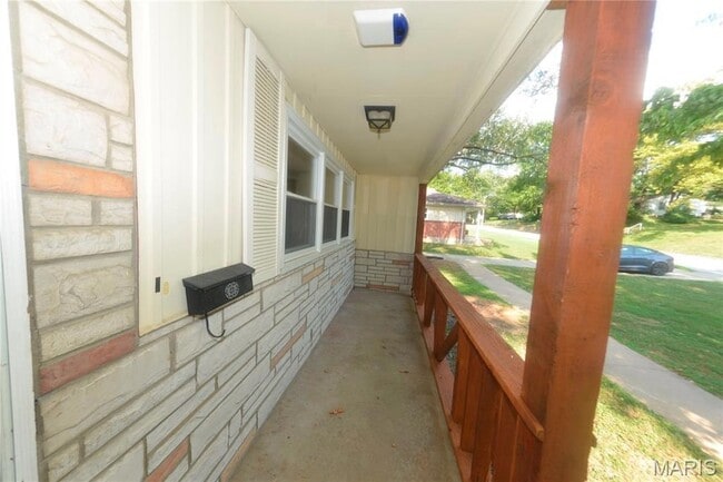 Photo - 1005 Hawthorn Ave