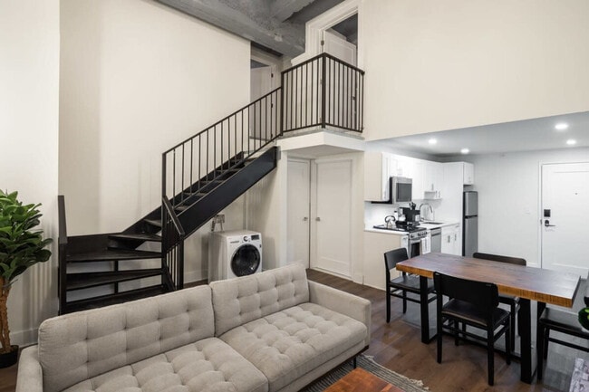 Photo - 150S S Independence Mall W Unidad ID1060941P