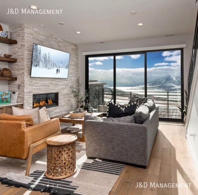 Photo - 807 E Klaim Dr