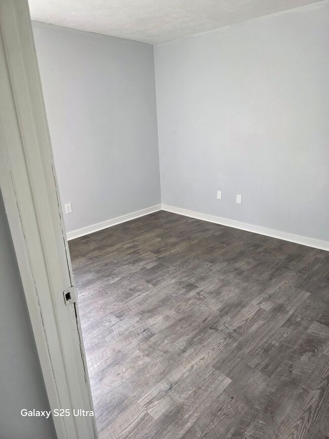 Photo - 1238 Kennington Ave - Unit A