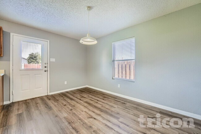 Photo - 3040 Clemente Dr