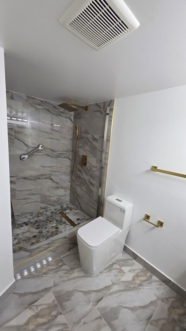 Photo - 1690 NE 191st St Unidad 409-1