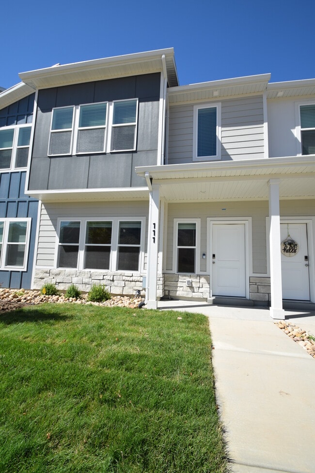 Building Photo - 1754 N 300 E Unit 111