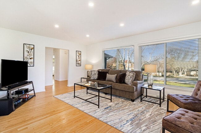 Building Photo - 1542 Orchard Rd Rental