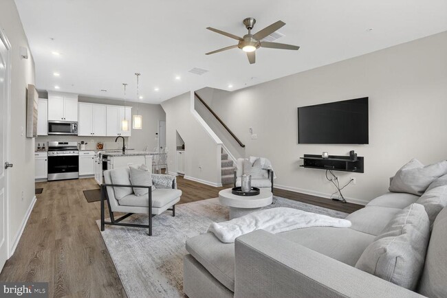 Photo - 9427 James MacGowan Ln