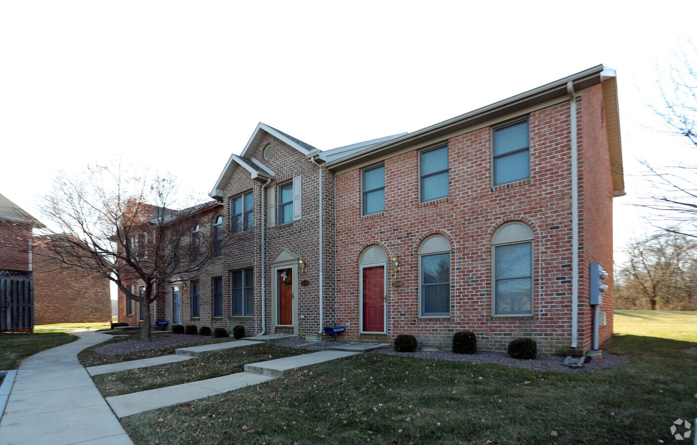 Eagle's Nest Townhomes - Eagle's Nest Townhomes