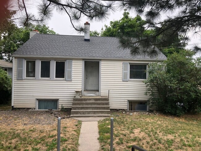 385 NW Irving St Unit Upper