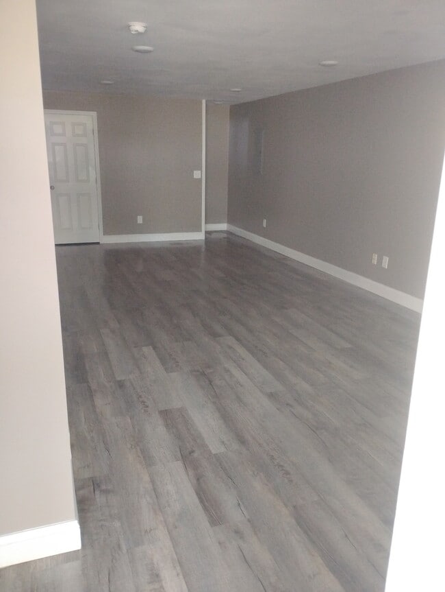 Photo - 1611 Chinquapin Grove Rd House