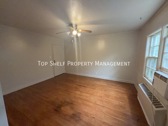 Photo - 2303 E 9th St Unit 4