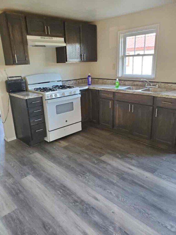 Photo - 306 Dorothy St