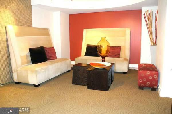 Photo - 915 E St NW Apartamento Unidad 702