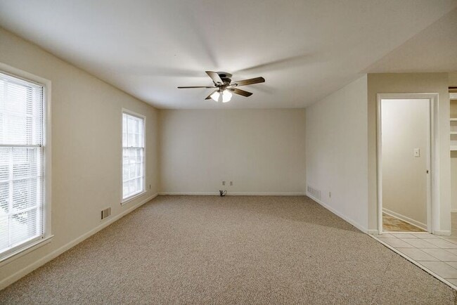 Photo - 160 Jockey Club Dr