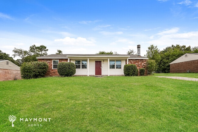 Building Photo - 2391 Richwood Dr