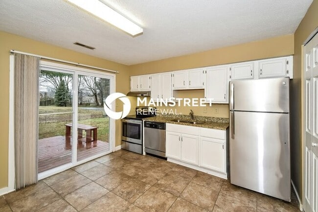 Photo - 3 Bedroom Pet-Friendly Home in Louisville,...