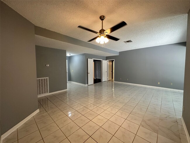 Photo - 3319 Green Fields Dr