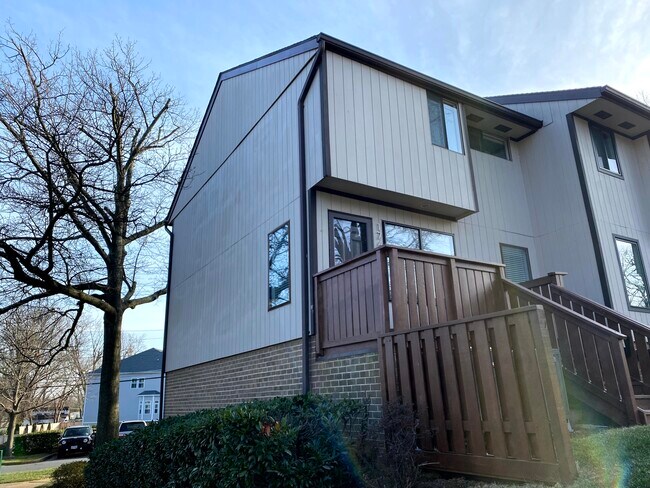 Photo - 1762 Westwind Way