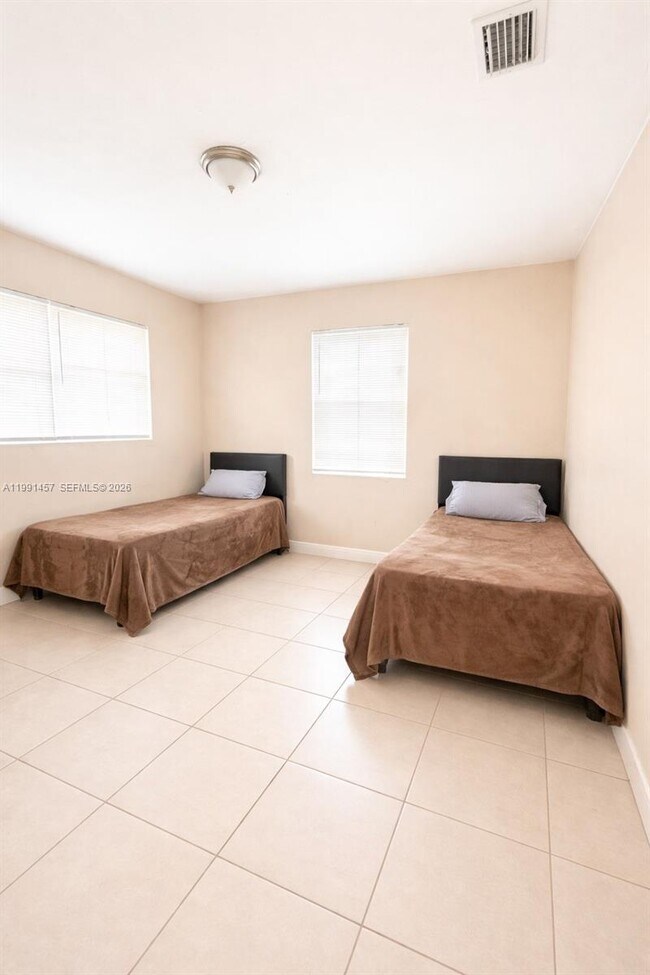 Photo - 18981 NW 7th Ave