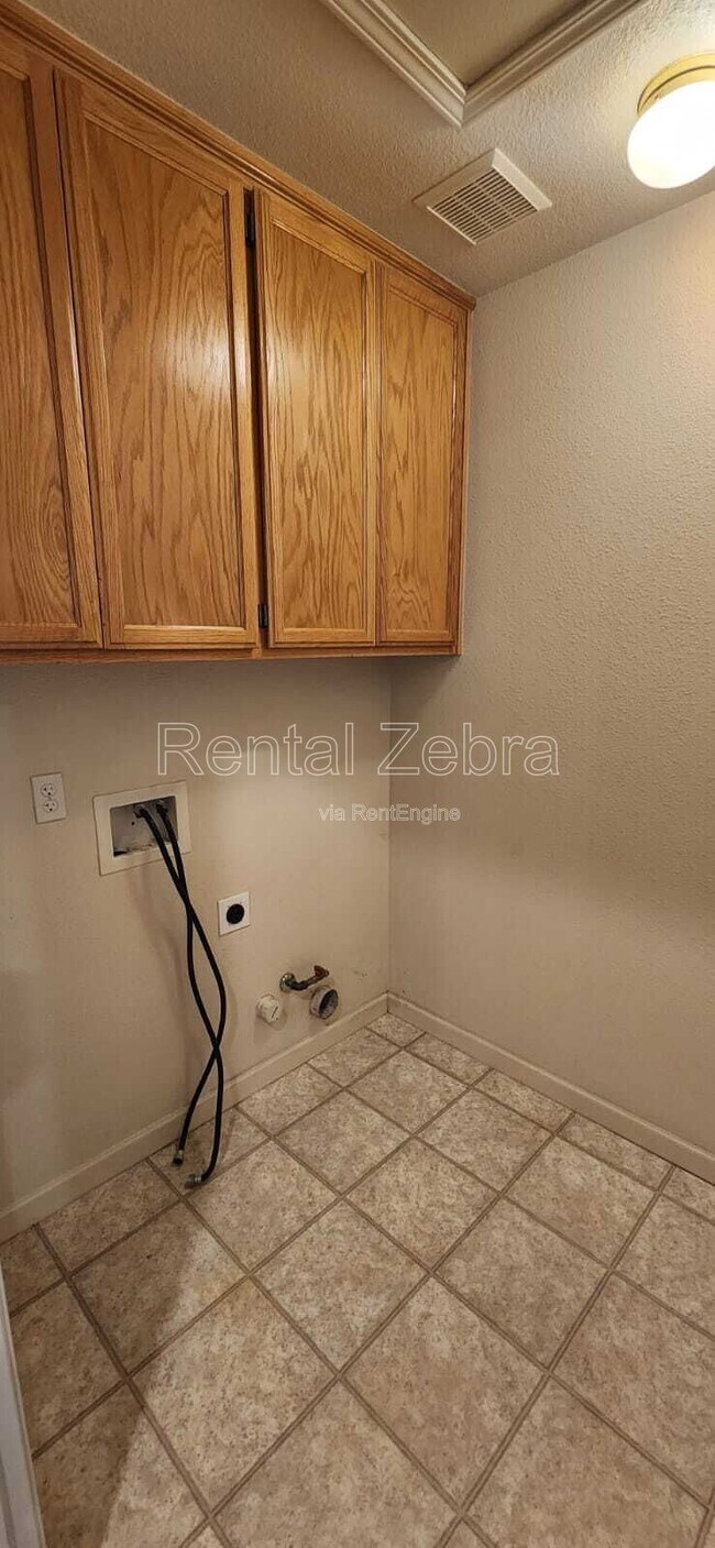 Photo - 3795 Swan Ave