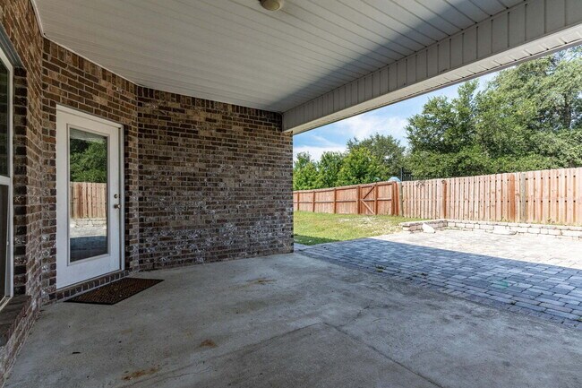 Photo - 303 Merlin Ct