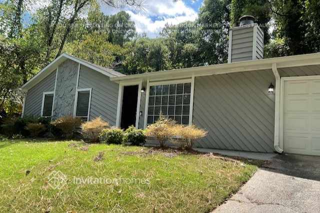 616 Candlewick Ln NW