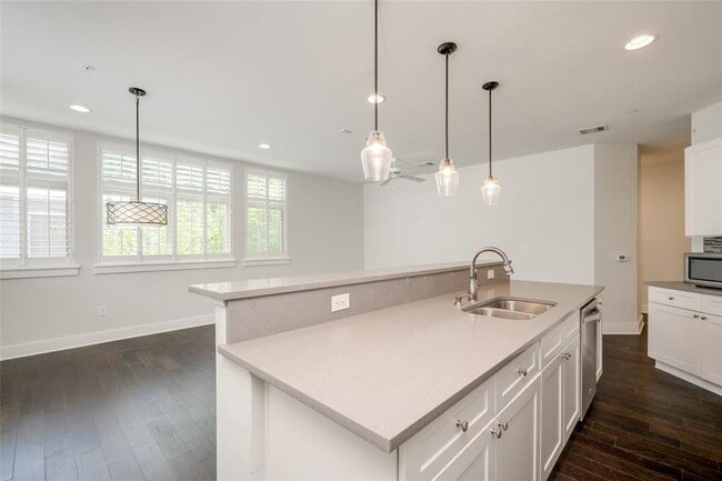 Photo - 908 Nueces St Unit 12