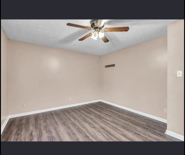 Photo - 686 Bethany Ct