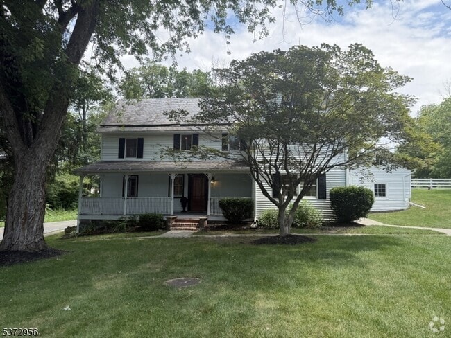 Building Photo - 30 Halsey Rd Rental