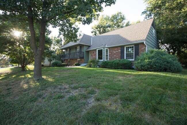 Photo - 128 Seneca Ln