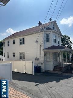Building Photo - 44 Fairview Ave Unit 2-2 Rental