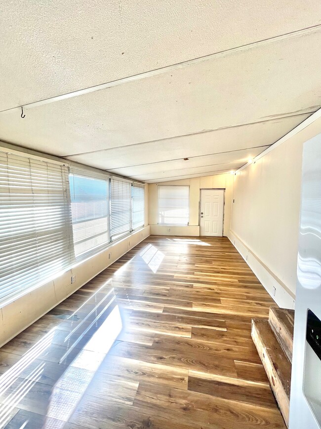 Building Photo - 137 Lantern Pl Unit 1