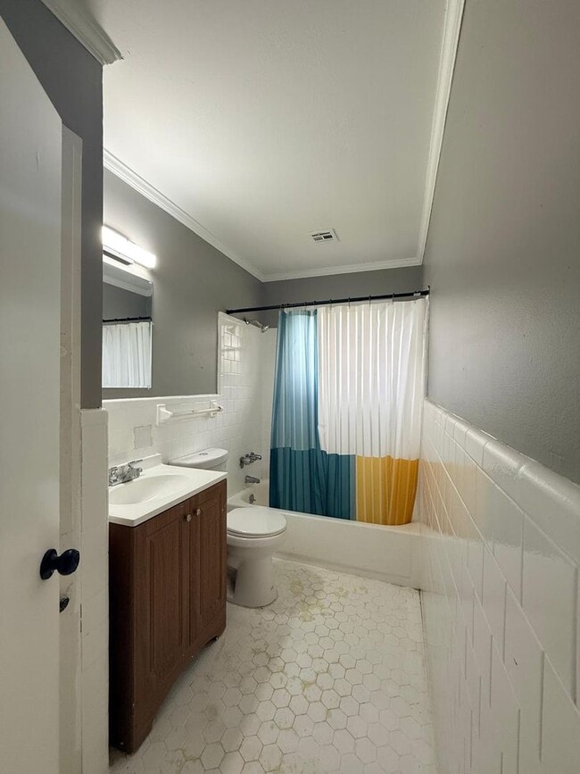 Photo - For Rent — Spacious & Affordable 4 Bedroom Home!