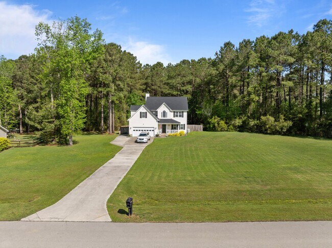 Photo - 215 Bishop Dr