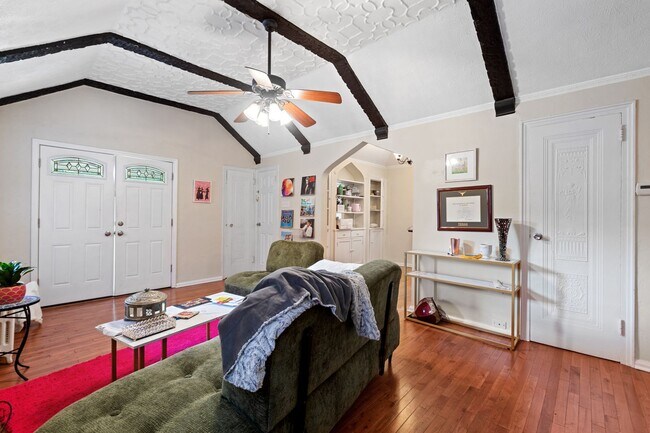 Photo - 3819 Beechwood Blvd