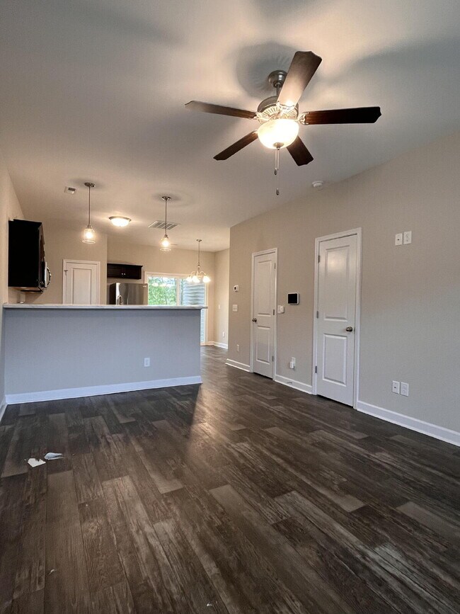 Photo - 2 Jaydn Dr W