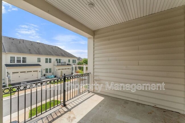 Photo - 42524 Rowderbury Sq