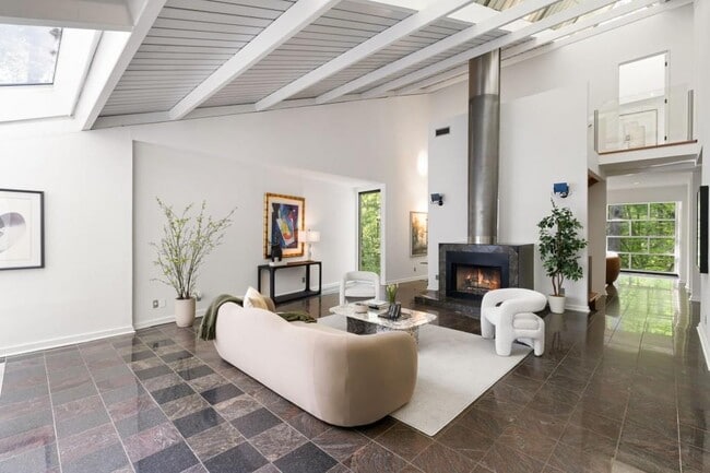 Photo - 1121 Dawn View Ln NW