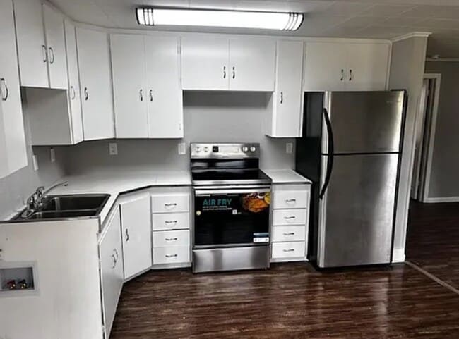 Photo - 1600 S Oak Ave House