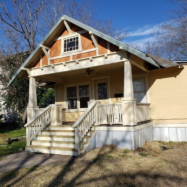Building Photo - 312 Fowzer St Rental