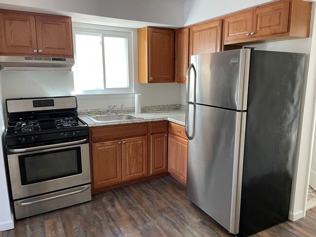 Kitchen - 26 Rose Ln Unit Side Apt