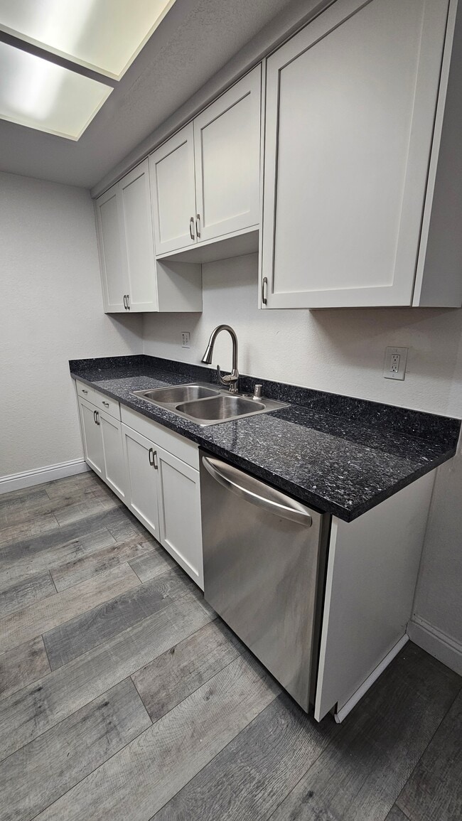 Photo - 468 Cherry Ln Unidad Upstairs