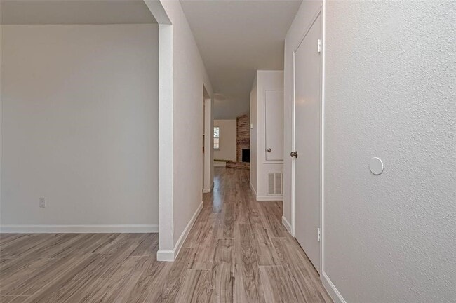 Photo - 5503 Lynngate Dr