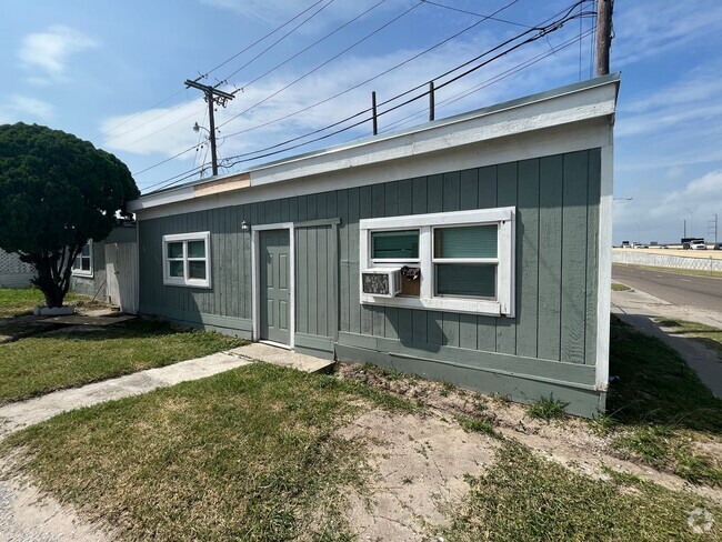 Building Photo - FLOUR BLUFF ONE BEDROOM W/ BILLS PAID!! Rental