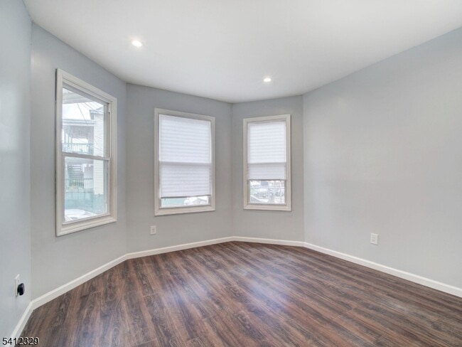 Photo - 209 N 4th St