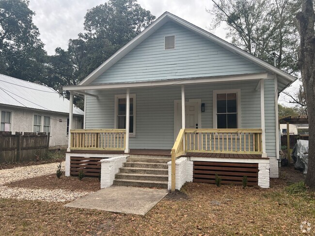 Building Photo - Newly Remodeled 2BR/1BA in Old Town Brunsw... Rental