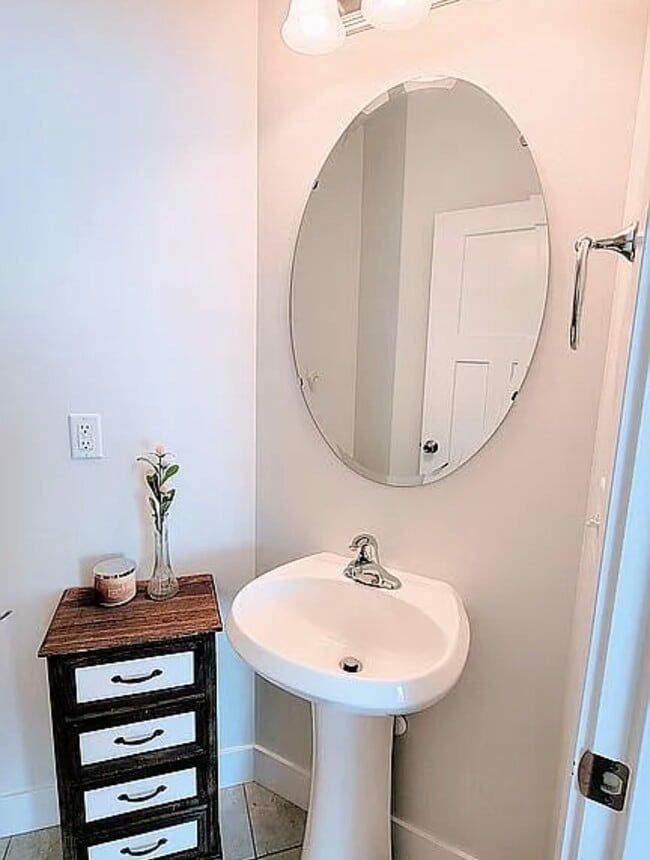 Photo - 651 N Pinebrook Rd